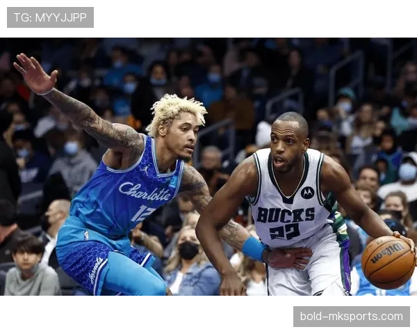 米德尔顿助力雄鹿夺冠，关键表现赢得全场掌声