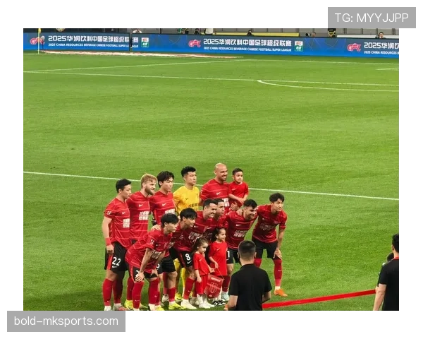 洛里昂锋线爆发，球队状态回升豪取连胜