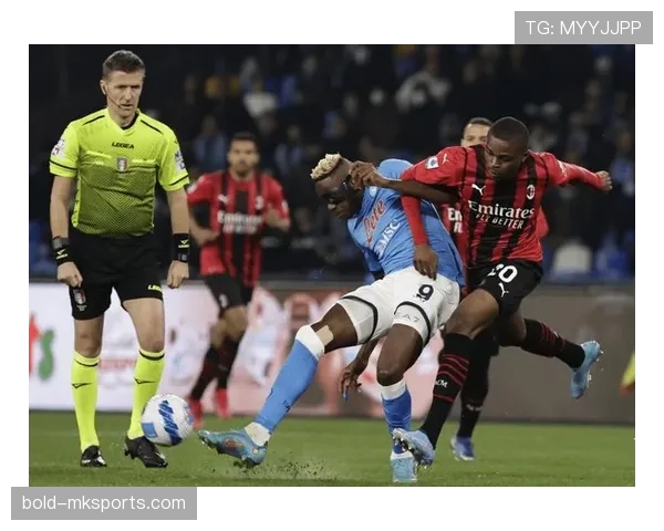 奥斯梅恩 vs 吉鲁：全能性与终结效率的战术差异在哪