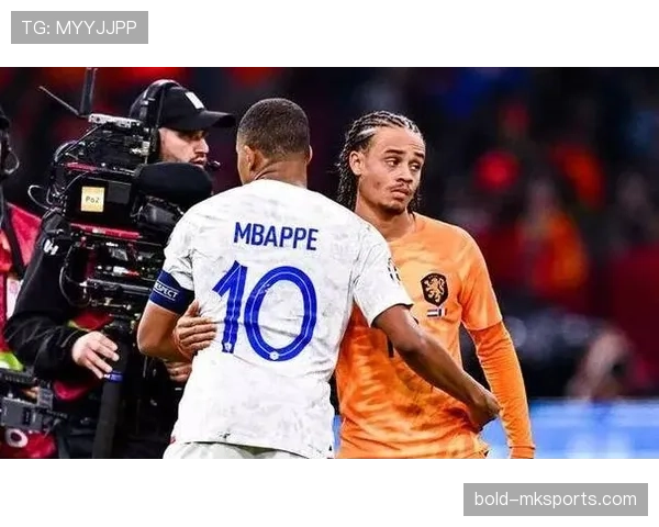 哈维·西蒙斯国家队比赛表现解析