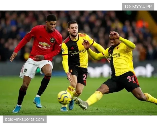 曼联争四走势回暖，关键漏洞如何持续影响竞争格局？